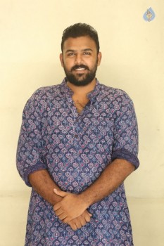 Pelli Choopulu Director Tarun Bhaskar Interview Pics - 1 of 16