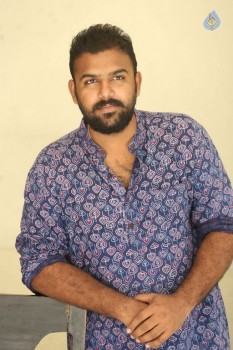 Pelli Choopulu Director Tarun Bhaskar Interview Pics - 9 of 16