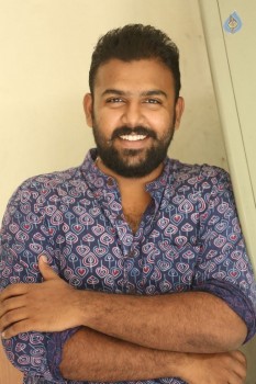 Pelli Choopulu Director Tarun Bhaskar Interview Pics - 10 of 16