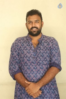 Pelli Choopulu Director Tarun Bhaskar Interview Pics - 15 of 16