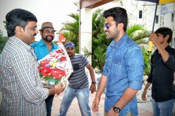 Pichiga Nachav Chetana Uttej look launch by Sharwanand - 2 of 9