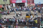 Pilla Nuvvuleni Jeevitham Team at Viswanath Theater - 49 of 76