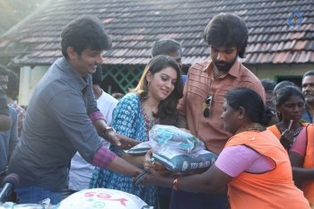 Pokkiri Raja Team Flood Relief Event - 18 of 42