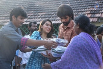 Pokkiri Raja Team Flood Relief Event - 32 of 42