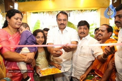 Priyanka Jawalkar inaugurated Kanchipuram GRT Silks at Dilsukhnagar - 1 of 15