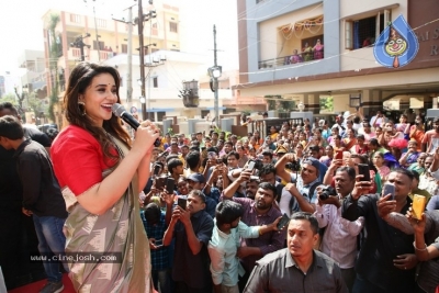 Priyanka Jawalkar inaugurated Kanchipuram GRT Silks at Dilsukhnagar - 12 of 15