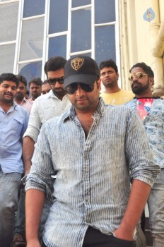 Raja Cheyyi Vesthe Theater Coverage - 1 of 21
