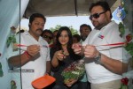 Ritu Barmecha at Mee Mobiles Shop No 3 Launch - 12 of 55