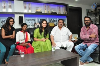 Rudhramadevi Team Meets Dasari - 4 of 81