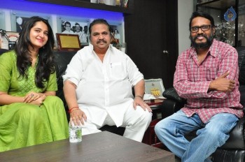 Rudhramadevi Team Meets Dasari - 20 of 81