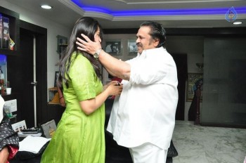 Rudhramadevi Team Meets Dasari - 38 of 81