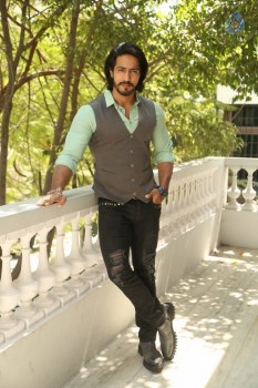 S3 Villain Thakur Anoop Singh Interview Photos - 28 of 28