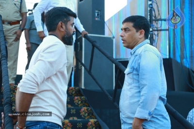 Sarileru Neekevvaru Blockbuster Ka Baap Celebrations - 5 of 20