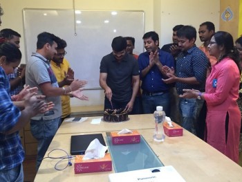 Sarrainodu Success Celebrations at Radio Mirchi  - 4 of 8