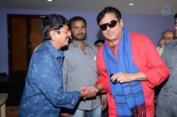 Satrughan Sinha Watches Eedo Rakam Aado Rakam - 7 of 10