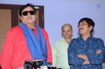 Satrughan Sinha Watches Eedo Rakam Aado Rakam - 10 of 10