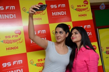 Selfie Raja Team at Radio Mirchi - 27 of 28