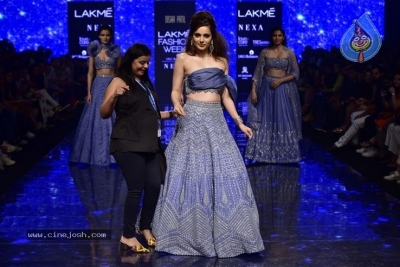 Showstoppers at Lakme Fashion Week - 22 of 53