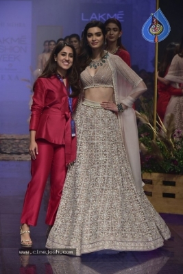 Showstoppers at Lakme Fashion Week - 23 of 53