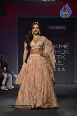 Showstoppers at Lakme Fashion Week - 24 of 53