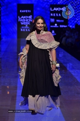 Showstoppers at Lakme Fashion Week - 31 of 53