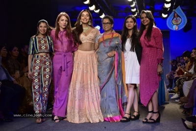 Showstoppers at Lakme Fashion Week - 15 of 53