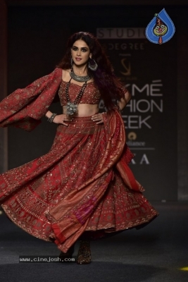 Showstoppers at Lakme Fashion Week - 16 of 53