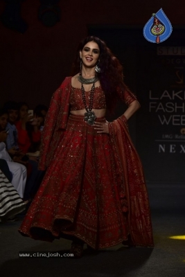 Showstoppers at Lakme Fashion Week - 23 of 53