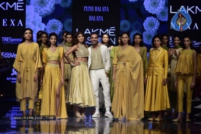 Showstoppers at Lakme Fashion Week - 26 of 53
