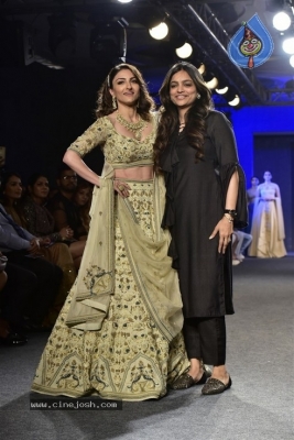 Showstoppers at Lakme Fashion Week - 35 of 53