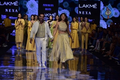 Showstoppers at Lakme Fashion Week - 44 of 53