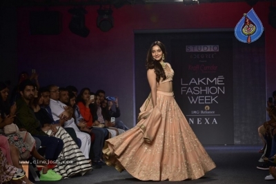 Showstoppers at Lakme Fashion Week - 46 of 53