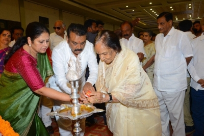 Shri Vijaya Nirmala Gari Dashadhinakarma - 53 of 62