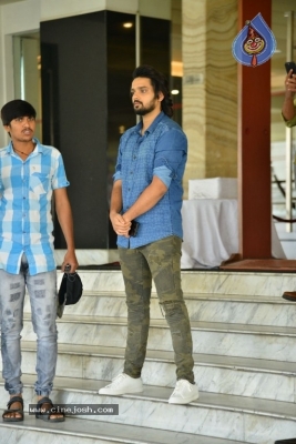 Sumanth Ashwin at Babai Hotel Vijayawada - 10 of 11