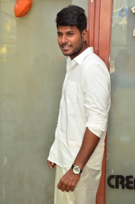 Sundeep Kishan Samanthakamani Interview Photos - 17 of 19