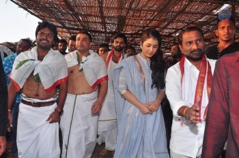 Supreme Team at Kondagattu Anjaneya Swamy Temple Photos - 41 of 79