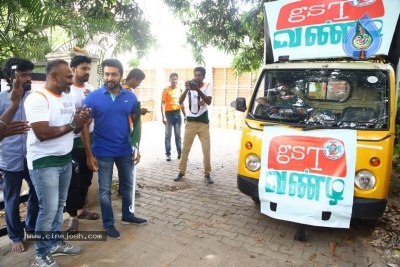 Suriya Flag Off Gst Vandi From Golisoda 2 Promotions - 3 of 15