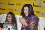 Sushmita Sen Launches Shobha De's Book for Kids - 10 of 17