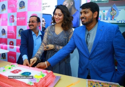 Tamanna Launches B New Mobile Store - 18 of 21