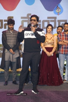 Taxiwala Pre Release Event 02 - 5 of 40