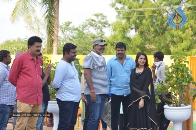 Tollywood Celebrities at Balakrishnudu Movie Shooting Spot - 16 of 16