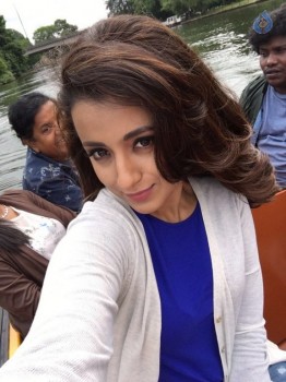 Trisha at Mohini Shooting Spot - 4 of 5