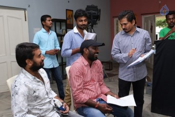 Undha Ledha Movie Working Photos - 6 of 29