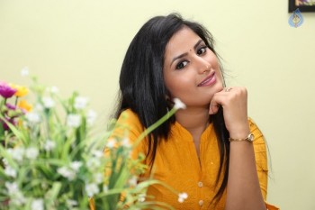 Undha Ledha Movie Working Photos - 28 of 29