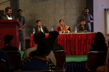 Undha Ledha Movie Working Photos - 28 of 30