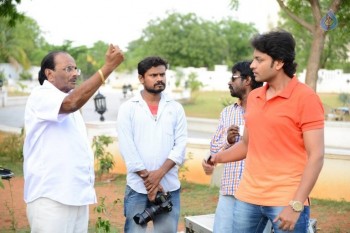 Valli Movie Working Photos - 19 of 36