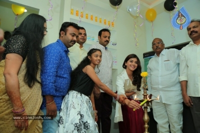 Yamini Bhaskar Inaugurates BeYou Salon at Narasaraopet - 2 of 21