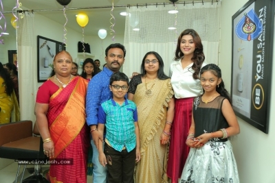 Yamini Bhaskar Inaugurates BeYou Salon at Narasaraopet - 11 of 21