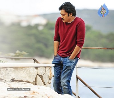 Agnyaathavaasi Gaali Vaaluga Song Release Poster And Still
