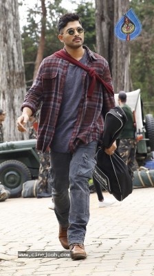 Allu Arjun New Still From Naa Peru Surya